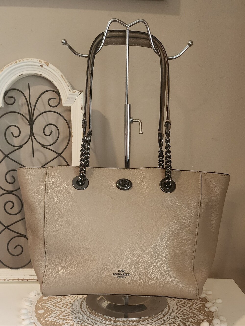 Coach Pebble Leather Tote W Turnlock in Light Taupe with Dark Chain Straps